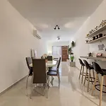Modern & Cozy 3br Maisonette With Private Terrace In Marsascala By 360 Estates * 马尔萨斯卡拉