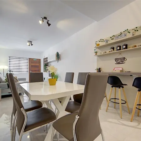 Modern & Cozy 3br Maisonette With Private Terrace In Marsascala By 360 Estates Apartamento *