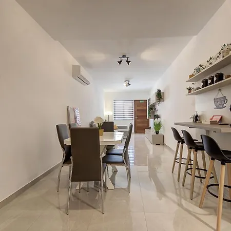 Modern & Cozy 3br Maisonette With Private Terrace In Marsascala By 360 Estates * Marsaskala