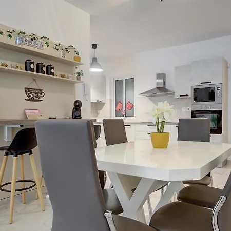 Modern & Cozy 3br Maisonette With Private Terrace In Marsascala By 360 Estates