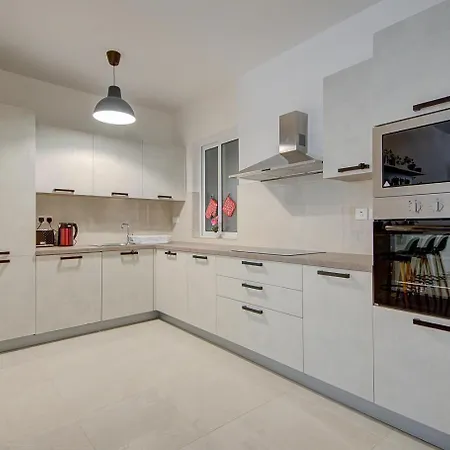 Apartmán Modern & Cozy 3br Maisonette With Private Terrace In Marsascala By 360 Estates Marsaskala