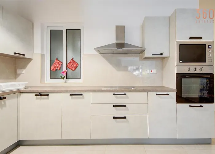 Апартаменты Modern & Cozy 3br Maisonette With Private Terrace In Marsascala By 360 Estates Марсаскала