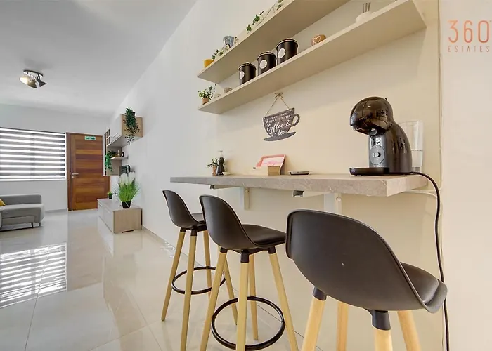 Апартаменты Modern & Cozy 3br Maisonette With Private Terrace In Marsascala By 360 Estates *