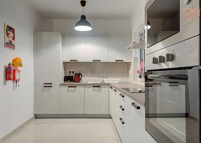 Апартаменты Modern & Cozy 3br Maisonette With Private Terrace In Marsascala By 360 Estates Марсаскала